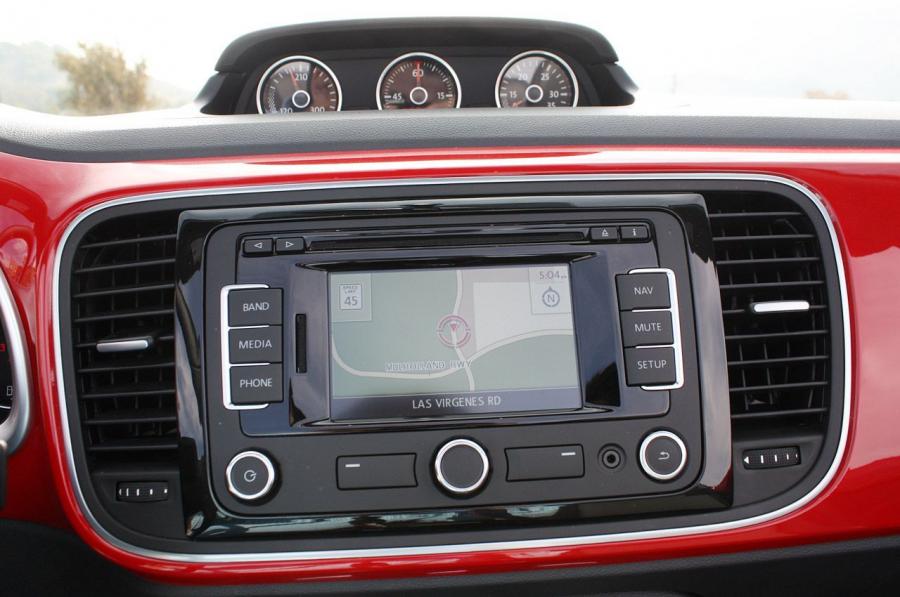  Volkswagen Beetle TDi Cabriolet 2013 года  (фото 15 из 40)